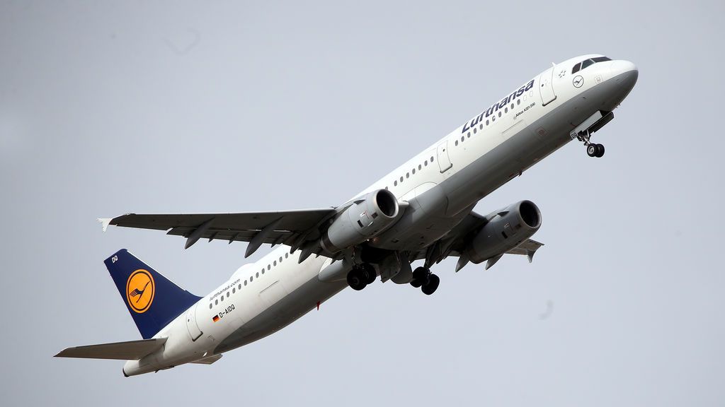 Aeropuertos alemanes: test voluntario para todo el que llegue y prueba obligatoria si se procede de zona de riesgo Aeropuertos alemanes: test voluntario para todo el que llegue y prueba obligatoria si se procede de zona de riesgo