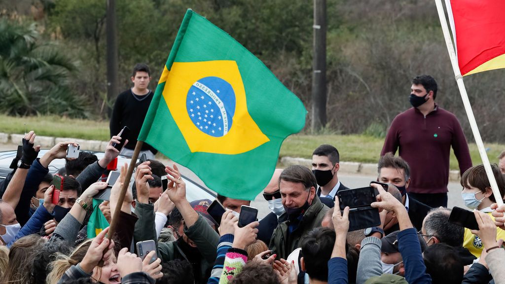 Bolsonaro vuelve a minimizar los efectos del coronavirus y afirma que la mayoría de personas se contagiará Bolsonaro vuelve a minimizar los efectos del coronavirus y afirma que la mayoría de personas se contagiará