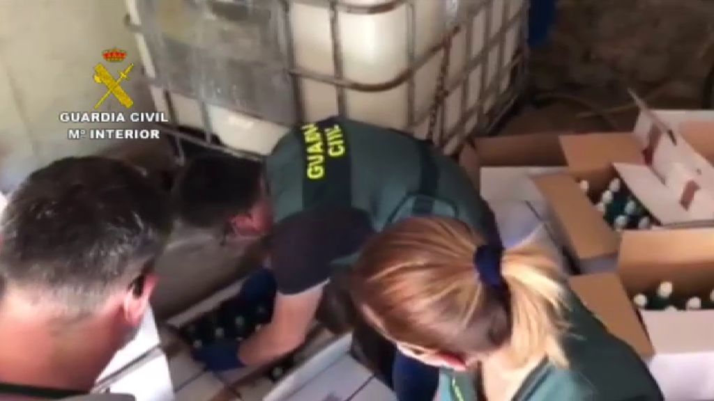 Desmantelan un laboratorio en A Coruña de gel hidroalcohólico falso