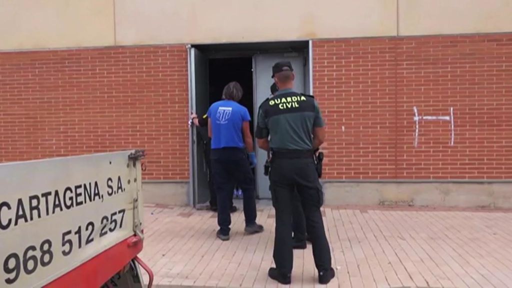 La Guardia Civil busca a 44 pacientes fugados de un pabellón de Cartagena donde guardaban cuarentena