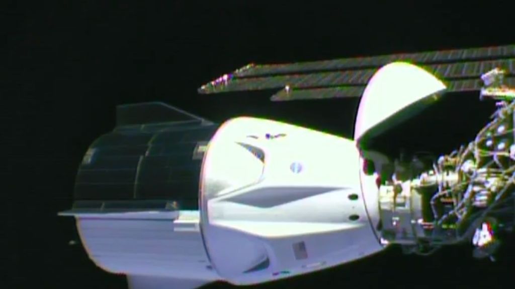 Fin a la misión histórica de SpaceX: el primer vehículo privado en dar un viaje a la órbita vuelve a la Tierra