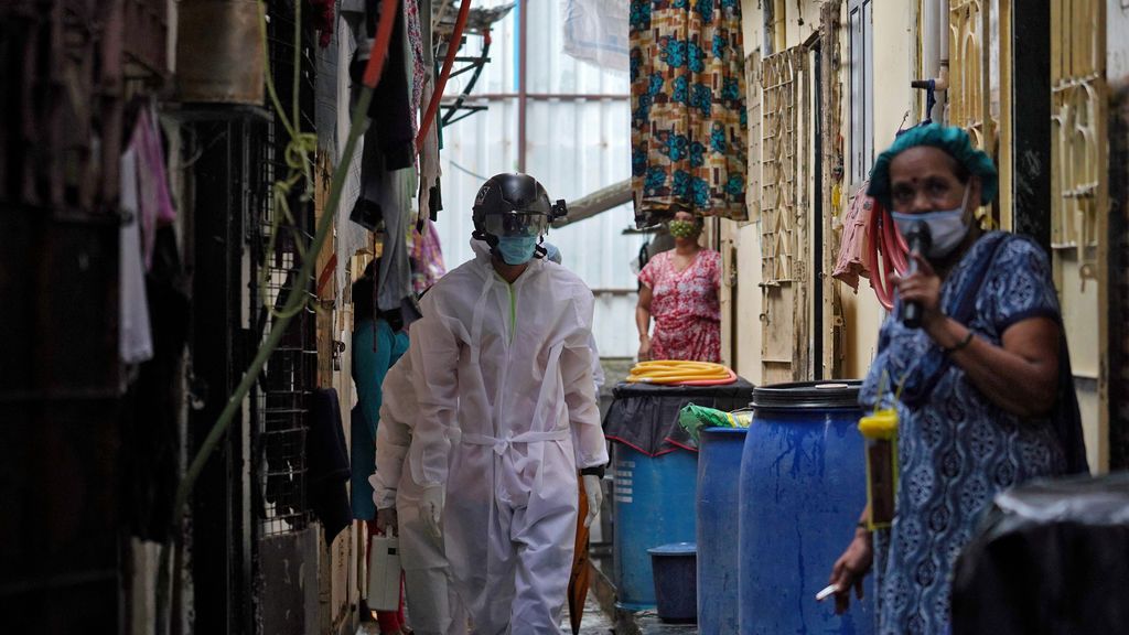 India registra más de 50.000 casos por cuarto día consecutivo y supera los 1,75 millones de contagios India registra más de 50.000 casos por cuarto día consecutivo y supera los 1,75 millones de contagios