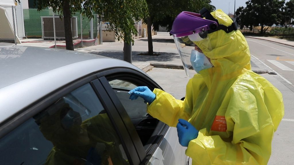 Aislados "por precaución" una veintena de vecinos en La Rioja tras estar en contacto con un positivo Aislados "por precaución" una veintena de vecinos en La Rioja tras estar en contacto con un positivo