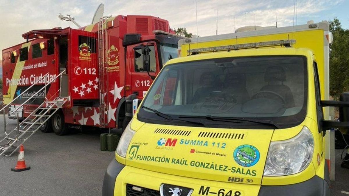Desalojan dos zonas de viviendas a modo preventivo en el incendio forestal de Robledo (Madrid) Desalojan dos zonas de viviendas a modo preventivo en el incendio forestal de Robledo (Madrid)
