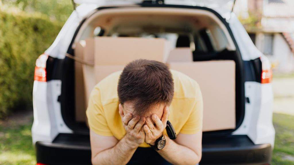 Comer ligero, mirar al horizonte y más consejos para evitar el mareo en el coche