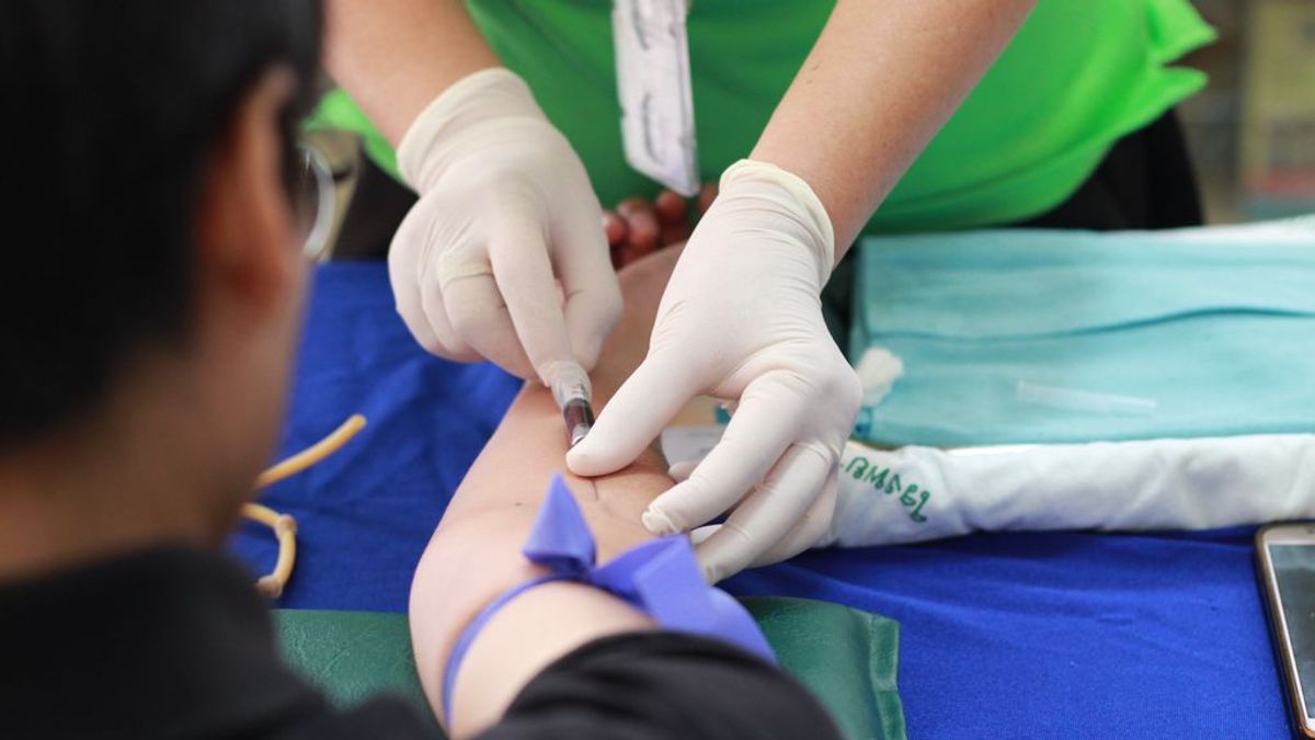 Una empleada del Centro de Transfusiones de Valencia da positivo en COVID-19 tres días después de tener un resultado negativo en la PCR Una empleada del Centro de Transfusiones de Valencia da positivo en COVID-19 tres días después de tener un resultado negativo en la PCR