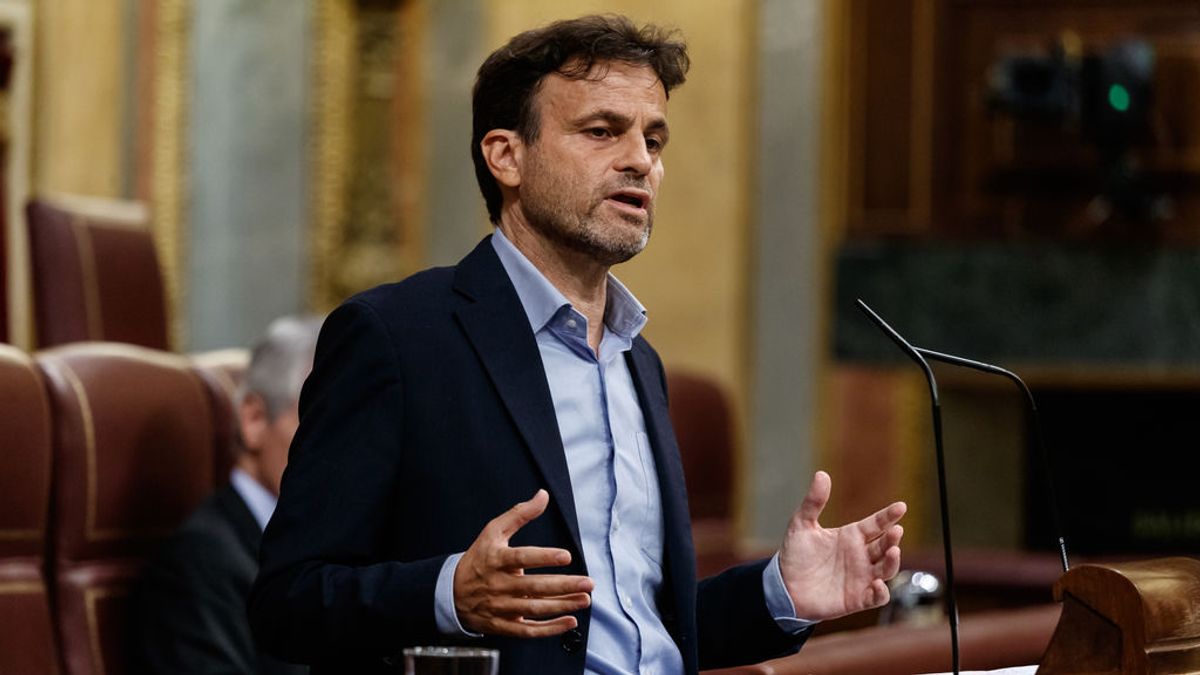 Unidas Podemos considera “decepcionante” la posición de Sánchez sobre la “indigna huida” de Juan Carlos I Unidas Podemos considera “decepcionante” la posición de Sánchez sobre la “indigna huida” de Juan Carlos I