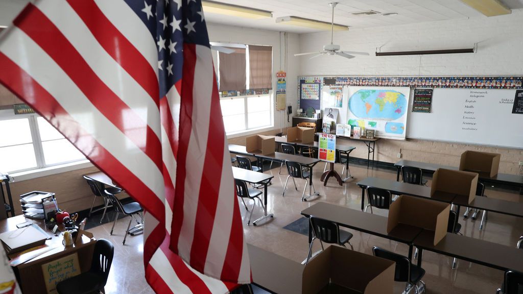 Estados Unidos se mantiene en su idea de abrir los colegios y supera los 156.000 muertos por coronavirus Estados Unidos se mantiene en su idea de abrir los colegios y supera los 156.000 muertos por coronavirus