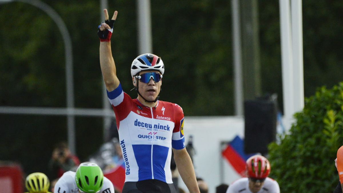 Vuelan bicicletas: el aparatoso accidente de Fabio Jakobsen en la Vuelta a Polonia Vuelan bicicletas: el aparatoso accidente de Fabio Jakobsen en la Vuelta a Polonia