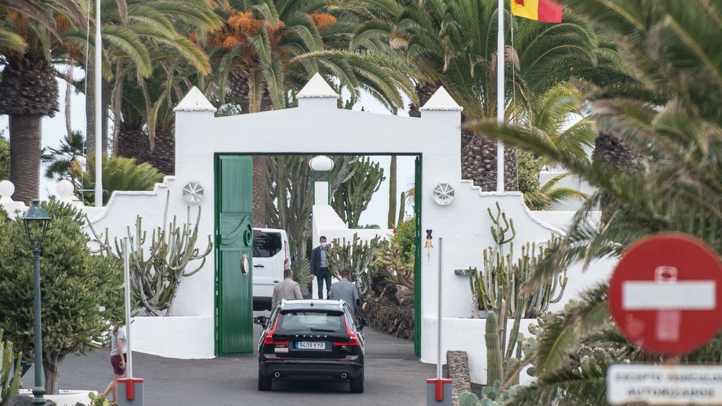 Llegada del presidente del Gobierno a la residencia de La Mareta, en la localidad de Costa Teguise en Lanzarote