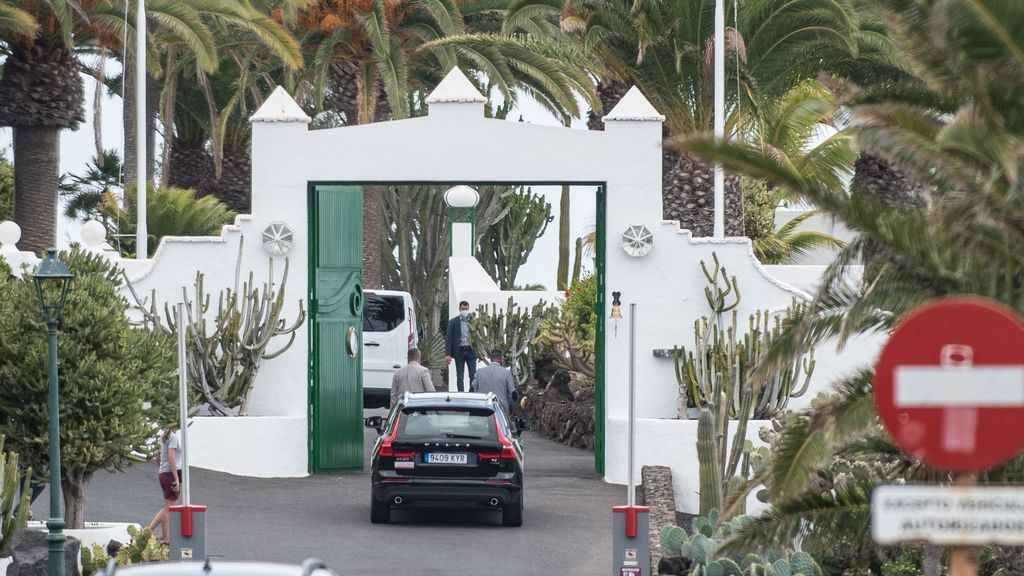 Pedro Sánchez se relaja en Lanzarote en una finca cedida a Juan Carlos I por el rey de Jordania Pedro Sánchez se relaja en Lanzarote en una finca cedida a Juan Carlos I por el rey de Jordania