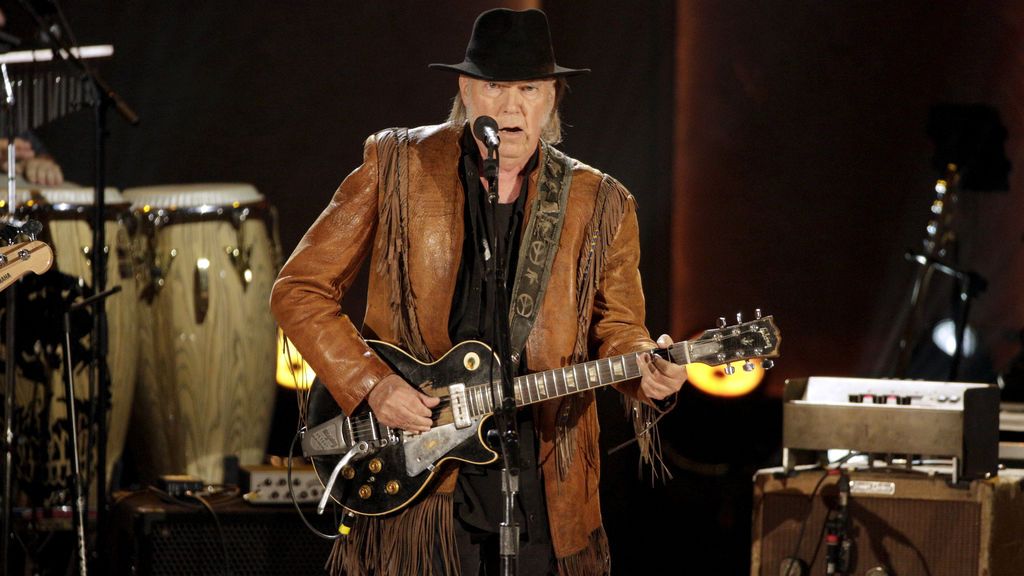 Neil Young demanda a Donald Trump por usar sus canciones en campaña Neil Young demanda a Donald Trump por usar sus canciones en campaña