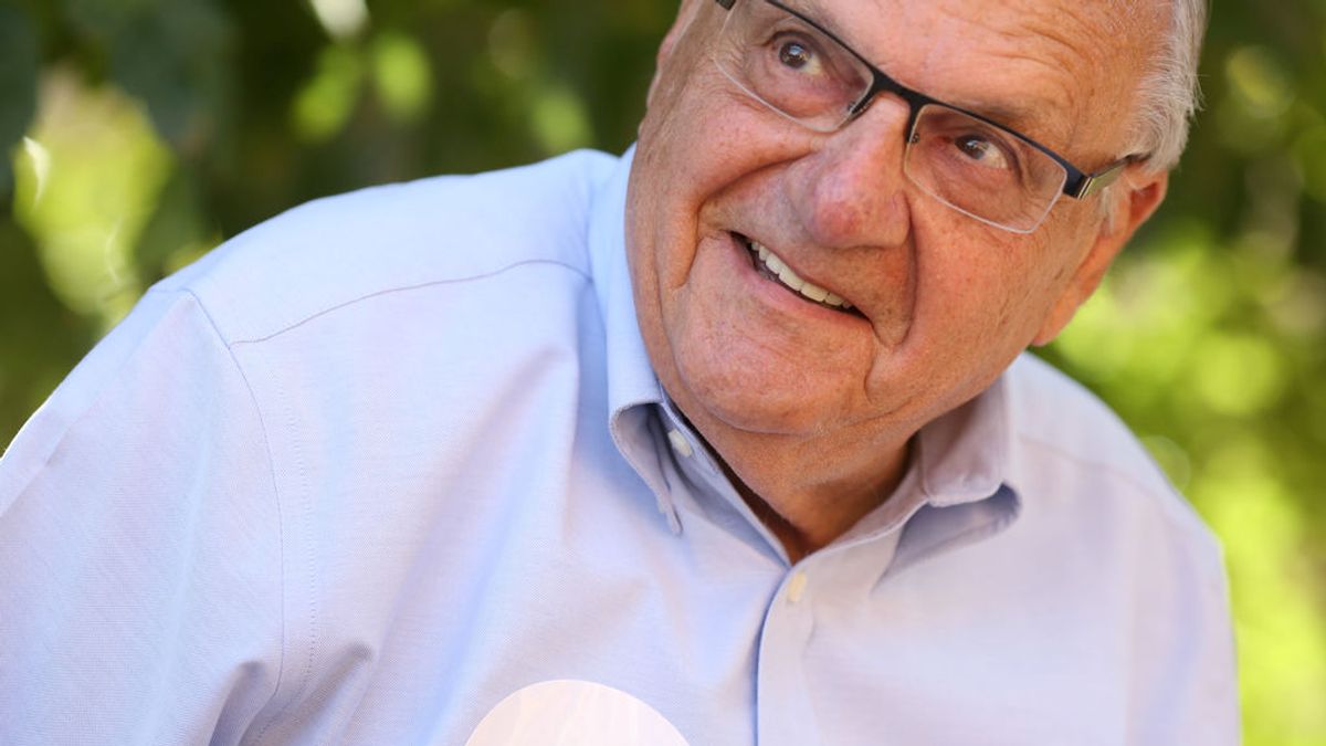 Joe Arpaio, "el sheriff más duro de América", concurre a las primarias en Arizona para recuperar su puesto Joe Arpaio, "el sheriff más duro de América", concurre a las primarias en Arizona para recuperar su puesto