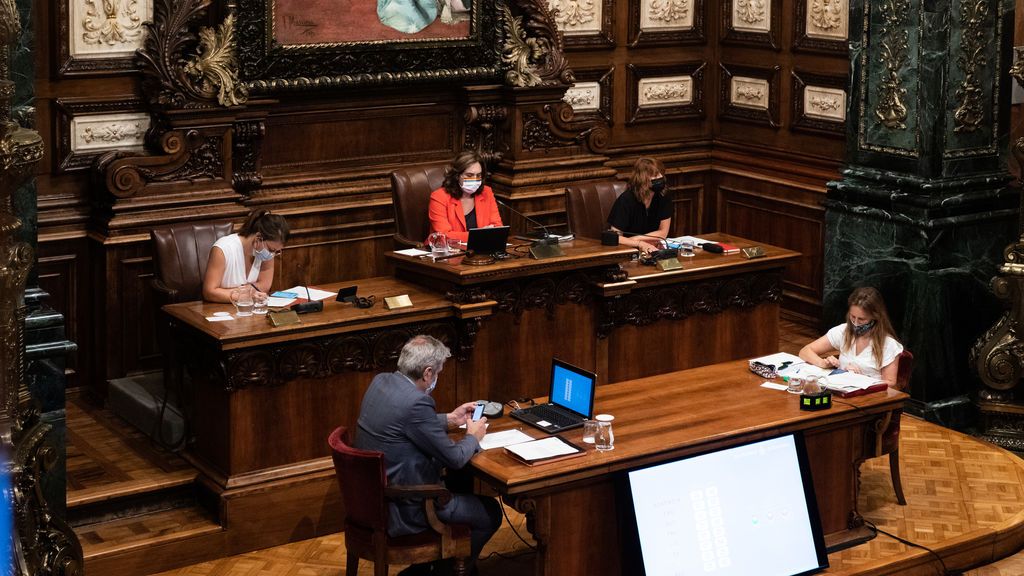 El independentismo catalán pide a Colau un pleno monográfico sobre la monarquía El independentismo catalán pide a Colau un pleno monográfico sobre la monarquía