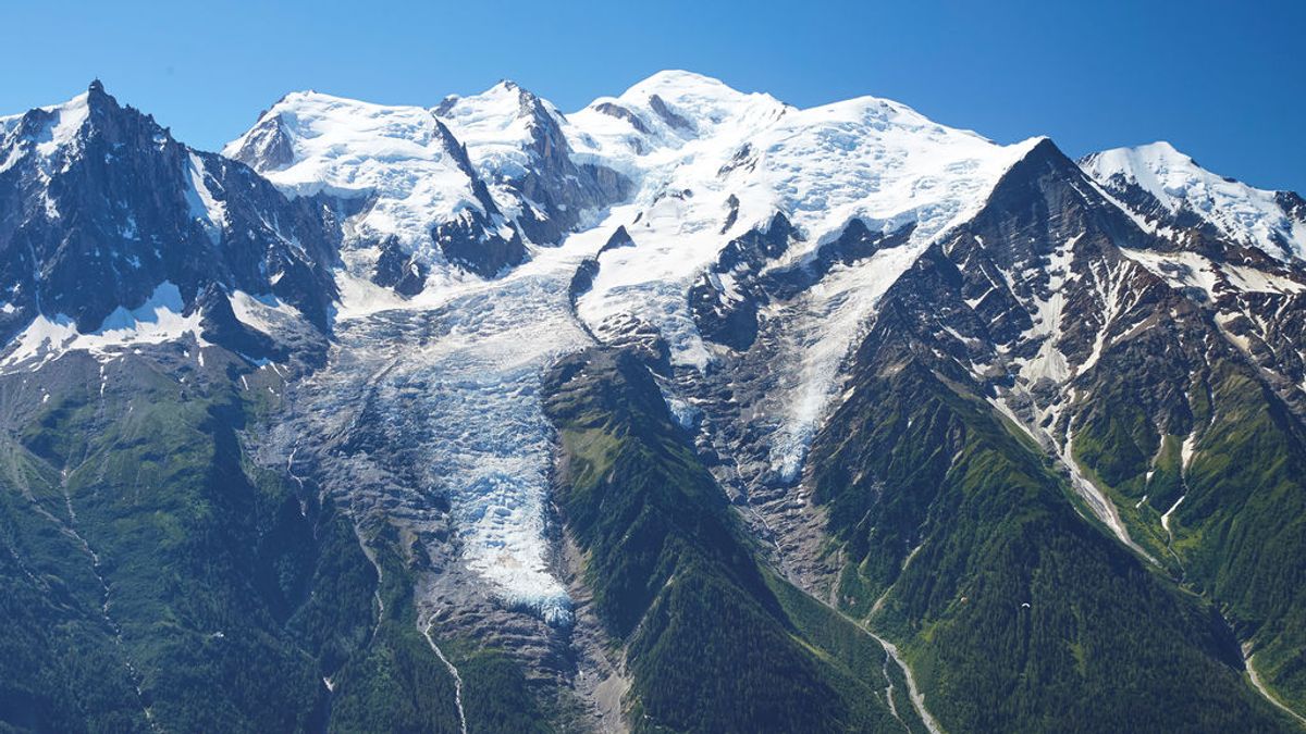 Evacuan un pueblo de los Alpes por peligro a que colapse un glaciar del Mont Blanc
