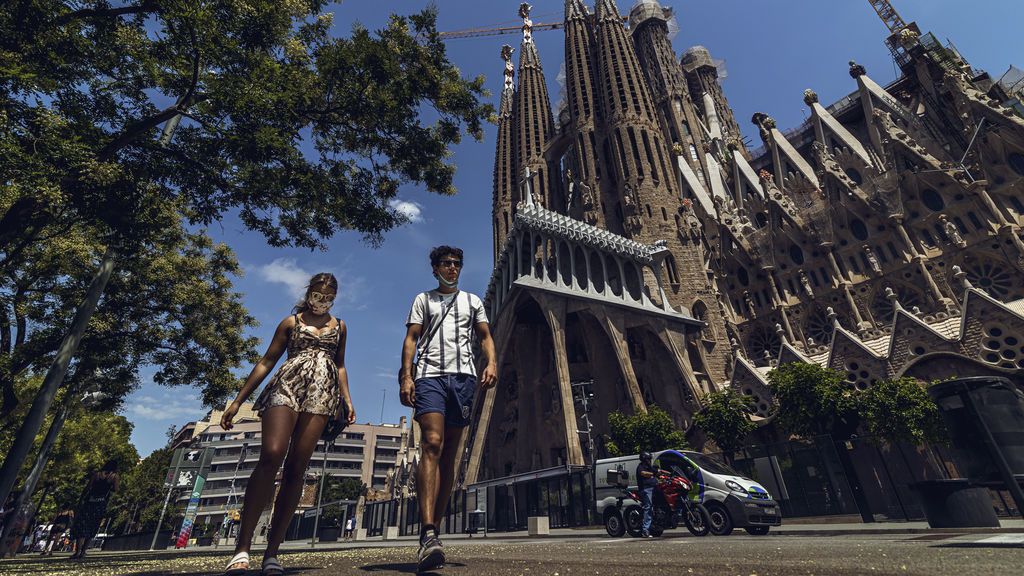 Cataluña contiene la pandemia con XXXX nuevos contagios Cataluña contiene la pandemia con XXXX nuevos contagios