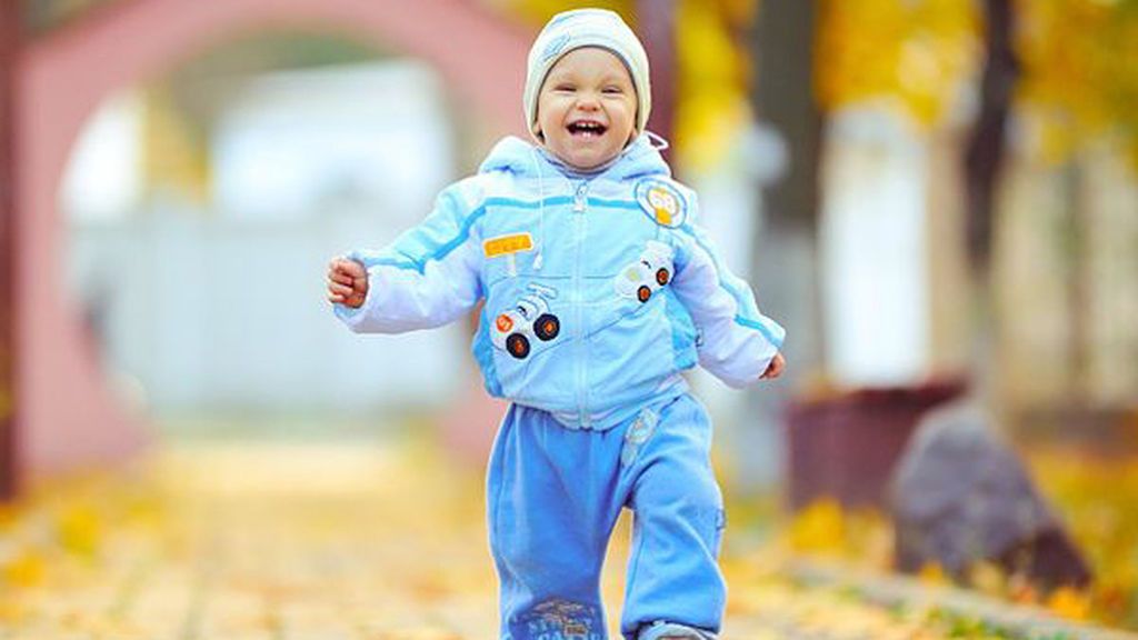 Puede ser que al correr o andar, el niño sienta ciertas molestias.