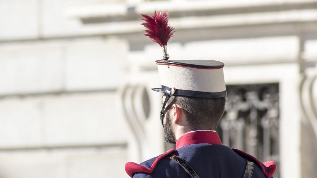 Cómo ser militar del Ejército español Cómo ser militar del Ejército español