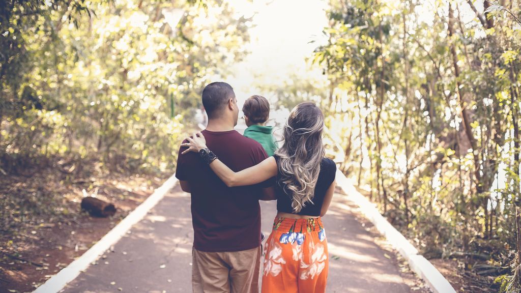 FAMILIA-ADOPCION-PEXELS