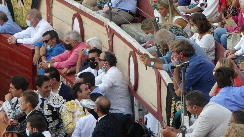 La Junta de Andalucía investiga si la corrida en la que Ponce sufrió una cogida cumplió con las normas de aforo La Junta de Andalucía investiga si la corrida en la que Ponce sufrió una cogida cumplió con las normas de aforo