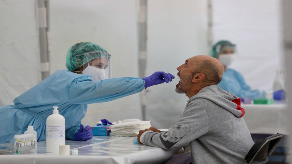 Cataluña registra 1.143 nuevos contagios y 3 muertes por covid en un día Cataluña registra 1.143 nuevos contagios y 3 muertes por covid en un día