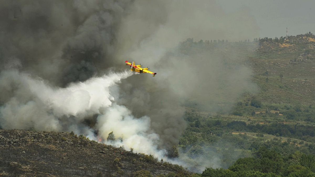 Un hidroavión que trabajaba en la extinción del incendio de Lobios, Ourense, sufre un accidente Un hidroavión que trabajaba en la extinción del incendio de Lobios, Ourense, sufre un accidente