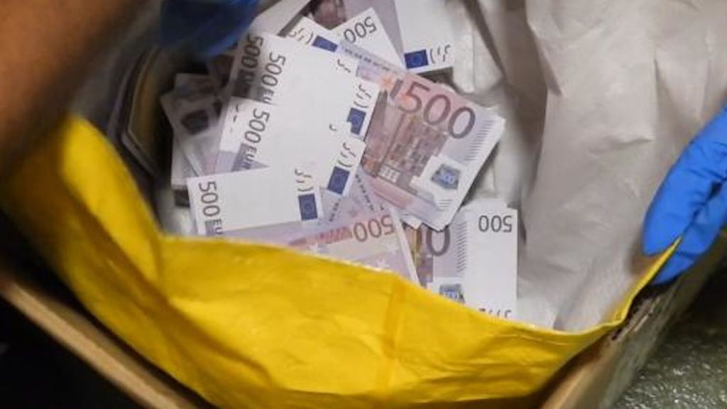 Detenido un hombre por utilizar 20.000 euros en billetes falsos para la compra de un inmueble Detenido un hombre por utilizar 20.000 euros en billetes falsos para la compra de un inmueble