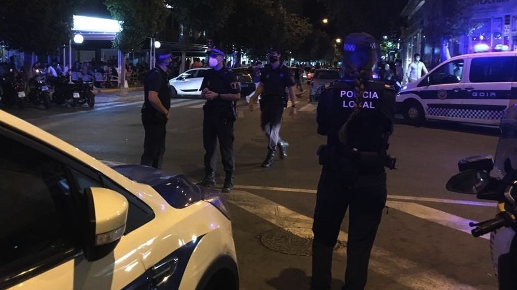 Desalojan a 66 personas de una discoteca de Alicante con la pista de baile habilitada Desalojan a 66 personas de una discoteca de Alicante con la pista de baile habilitada