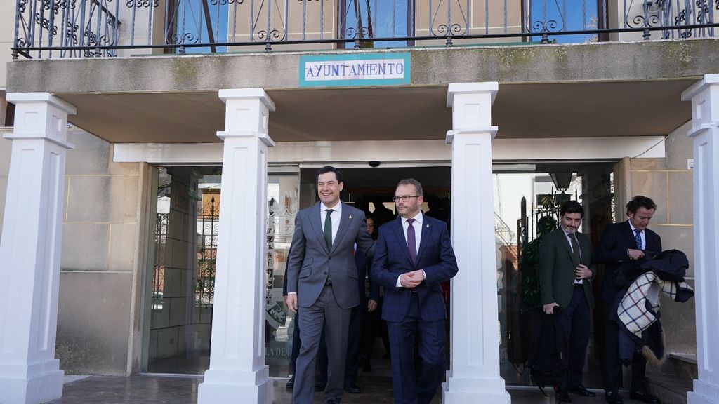 El alcalde de un pueblo de Granada pide a sus vecinos que se confinen El alcalde de un pueblo de Granada pide a sus vecinos que se confinen
