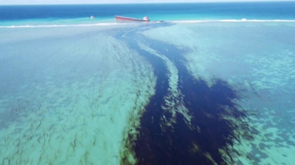 El vertido de la isla de Mauricio ha provocado una mancha de 1.000 toneladas de combustible