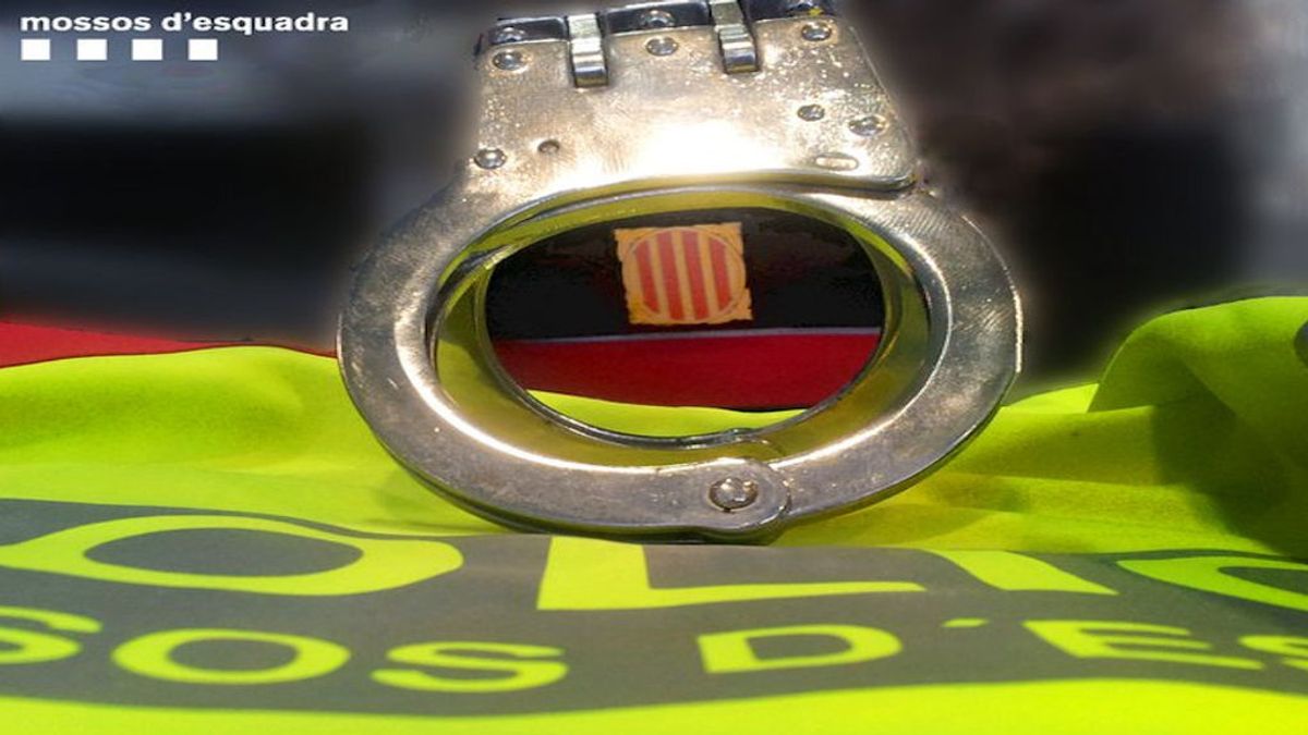 Agresión homófoba a una pareja con una barra de hierro en Barcelona Agresión homófoba a una pareja con una barra de hierro en Barcelona