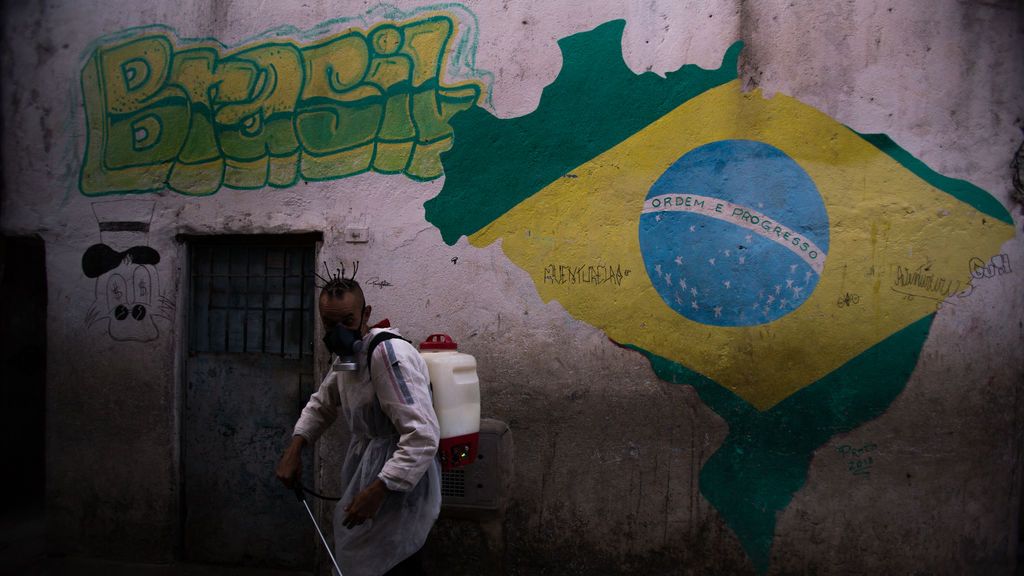 La pandemia deja 19,6 millones de casos y casi 730.000 muertos La pandemia deja 19,6 millones de casos y casi 730.000 muertos