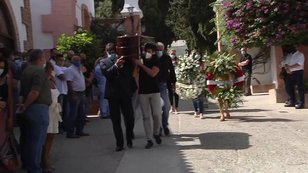 El funeral de Humberto Janeiro: sus hijos y familiares le dan el último adiós