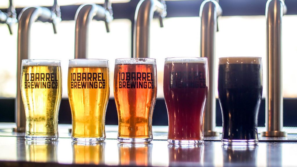 Cinco cervezas premium españolas que no deben faltar en tu nevera este verano