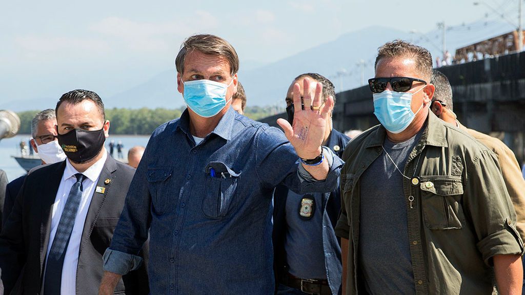 Bolsonaro sugiere que el confinamiento podría ser la causa de la muerte de miles de personas en Brasil Bolsonaro sugiere que el confinamiento podría ser la causa de la muerte de miles de personas en Brasil