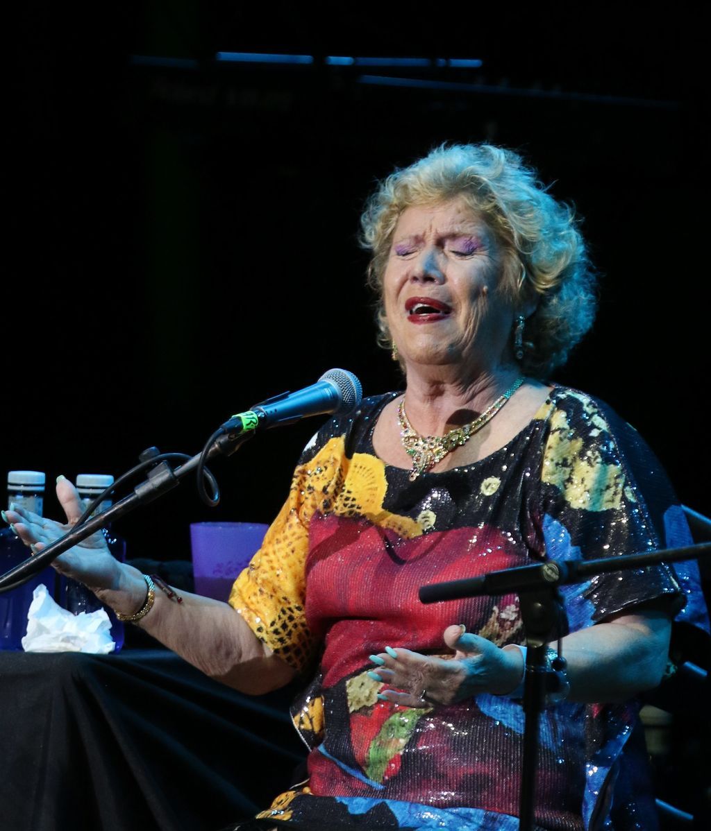 María Jiménez cantando en su regreso a las tablas