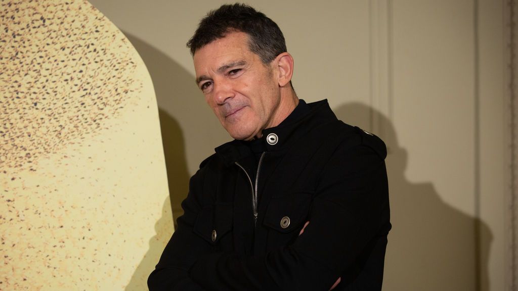 EuropaPress_2664224_actor_antonio_banderas_estreno_chorus_line_teatro_tivoli_barcelona_21