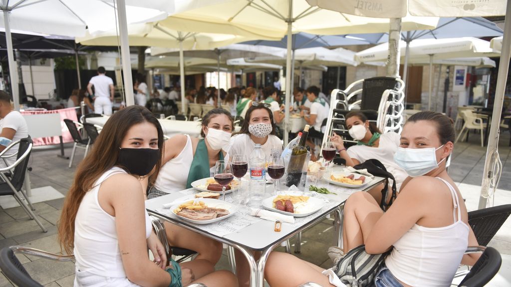 Simón pide limitar nuestras relaciones a grupos de convivientes estables: "Si estamos de fiesta, la relajación es mayor" Simón pide limitar nuestras relaciones a grupos de convivientes estables: "Si estamos de fiesta, la relajación es mayor"