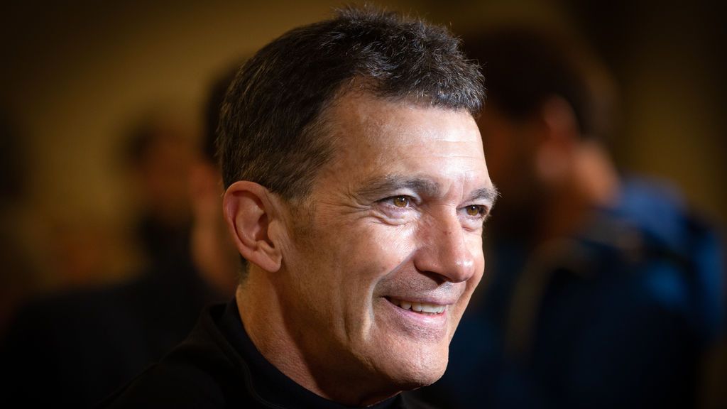 Antonio Banderas anuncia que tiene coronavirus el día que cumple 60 años Antonio Banderas anuncia que tiene coronavirus el día que cumple 60 años