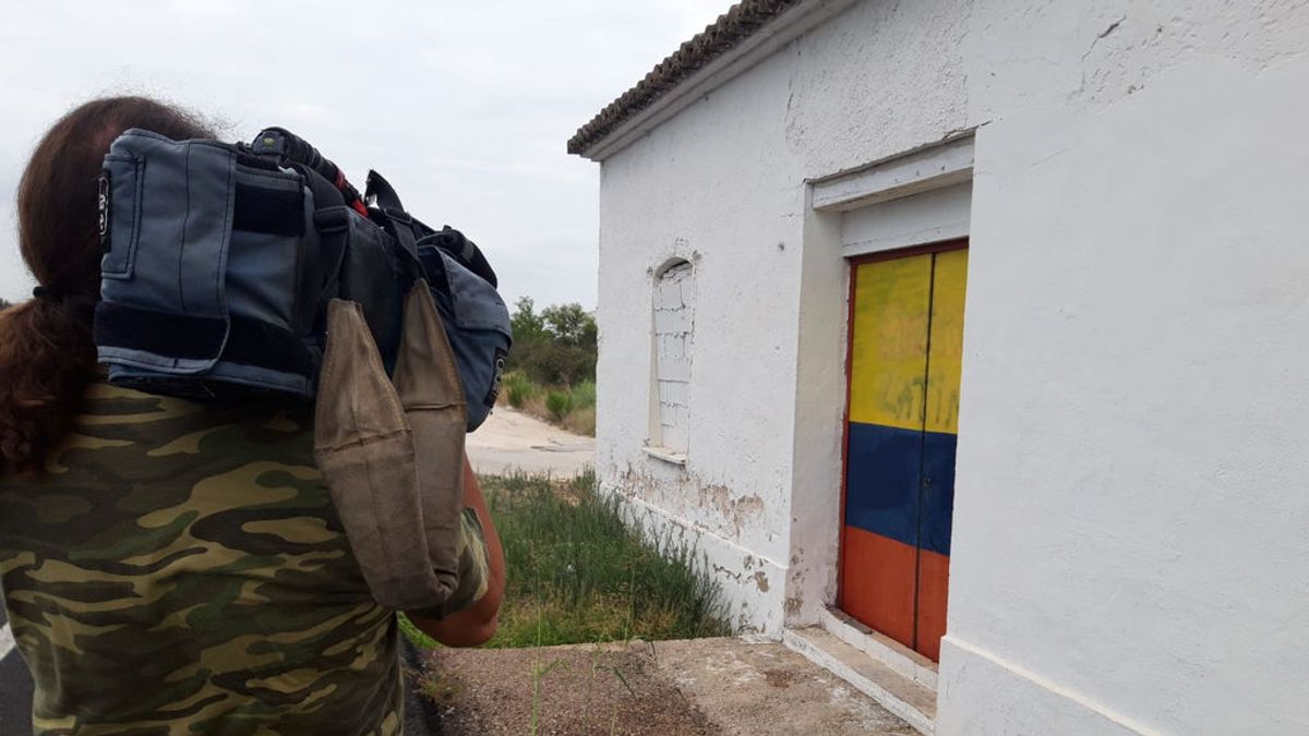 Clausurada una discoteca 'rural' en Alzira: 85 clientes, sin aseos y cables al aire Clausurada una discoteca 'rural' en Alzira: 85 clientes, sin aseos y cables al aire