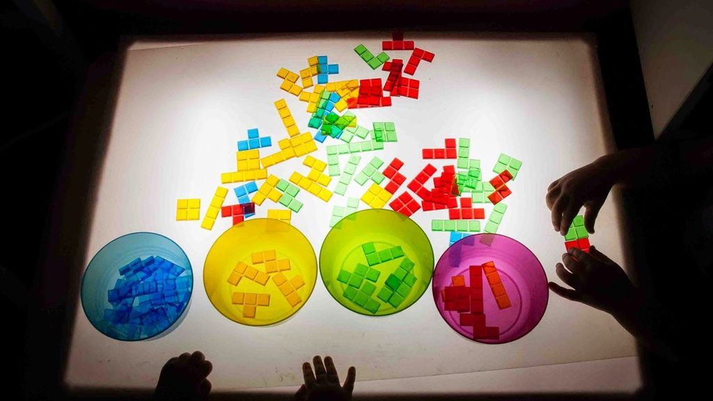 La mesa de luz será el compañero de juegos ideal de los más pequeños.