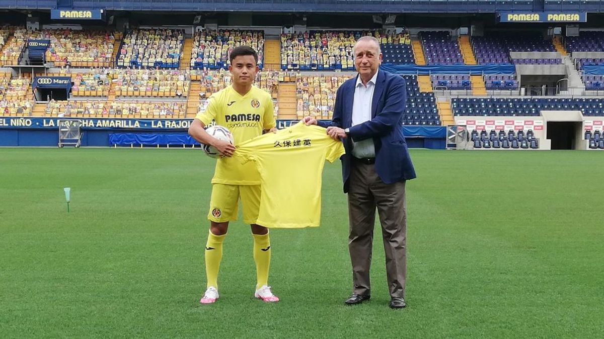 Take Kubo, en la presentación con el Villarreal. Take Kubo, en la presentación con el Villarreal.