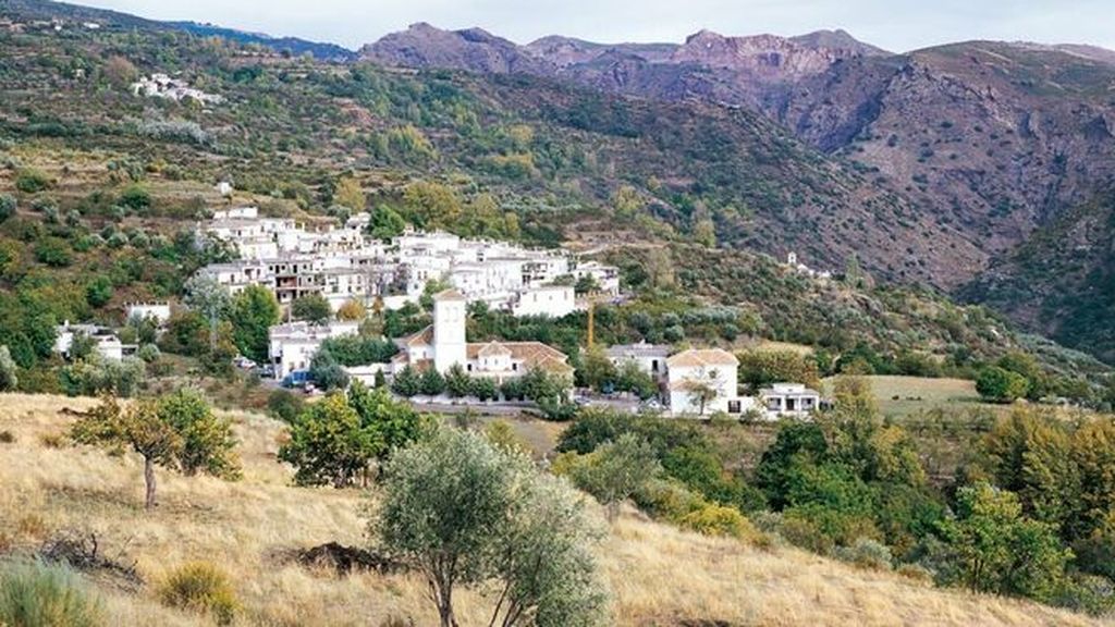El alcalde de La Taha pide a los vecinos que se queden en casa al detectarse seis positivos en tres días El alcalde de La Taha pide a los vecinos que se queden en casa al detectarse seis positivos en tres días