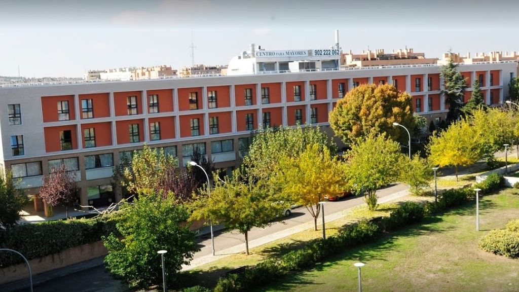 Nuevo brote de coronavirus en una residencia de Madrid tras el traslado de unos ancianos Nuevo brote de coronavirus en una residencia de Madrid tras el traslado de unos ancianos