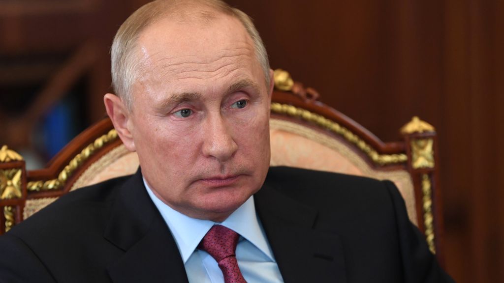 Rusia anuncia que ha ganado la carrera por la vacuna: Putin se la pone a su hija Rusia anuncia que ha ganado la carrera por la vacuna: Putin se la pone a su hija