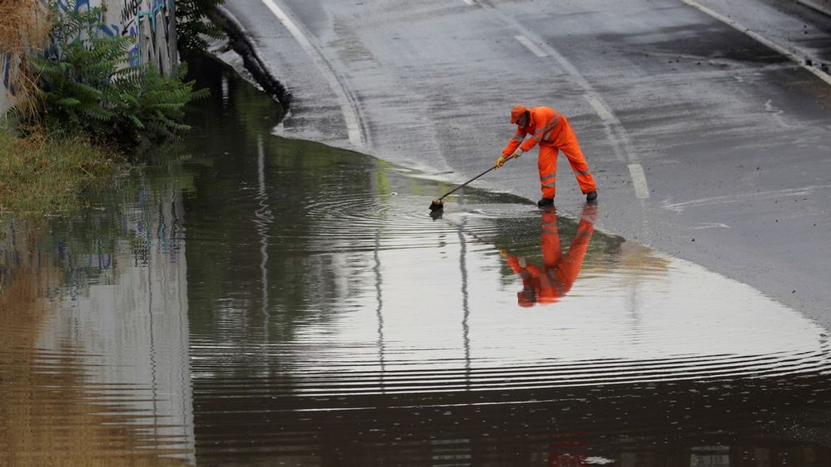 Granizada en Ciudad Real, un herido por rayo en Madrid e inundaciones en Sevilla: las consecuencias de la tormenta Granizada en Ciudad Real, un herido por rayo en Madrid e inundaciones en Sevilla: las consecuencias de la tormenta