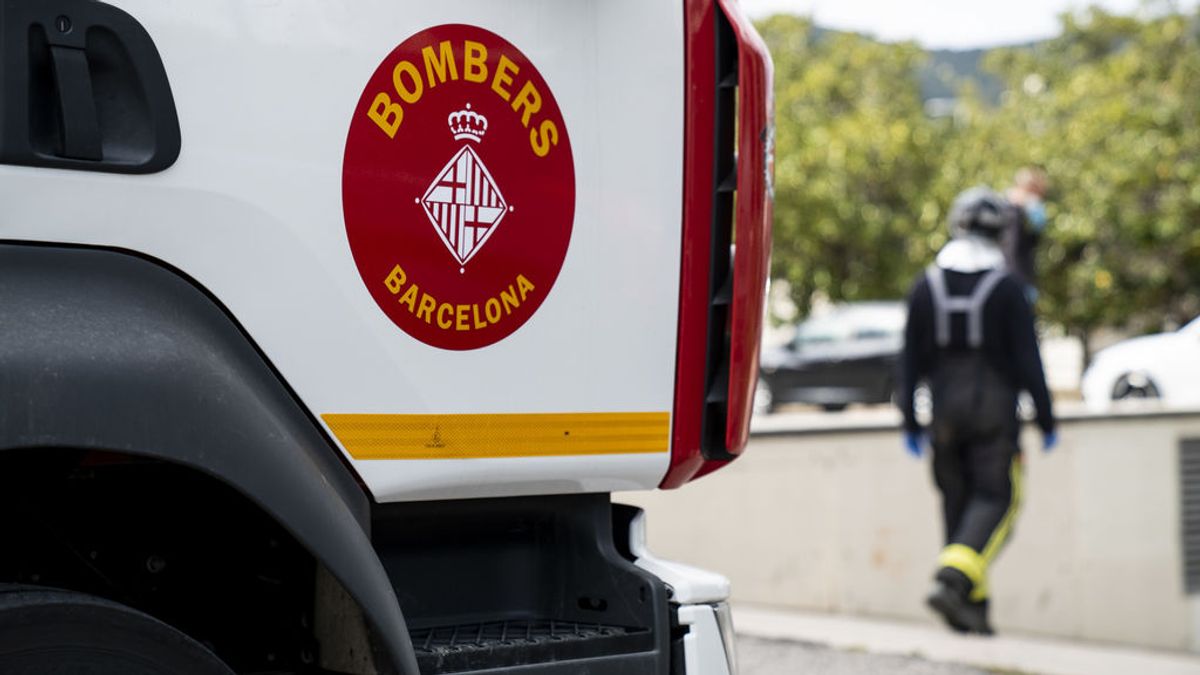 Las víctimas del bombero 'voyeur' piden su expulsión: "La justicia vuelve a poner el foco en la víctima y no en el culpable" Las víctimas del bombero 'voyeur' piden su expulsión: "La justicia vuelve a poner el foco en la víctima y no en el culpable"