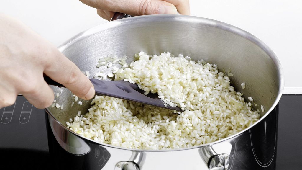 El riesgo de tomar arroz cocinado el día antes: puedes llegar a intoxicarte