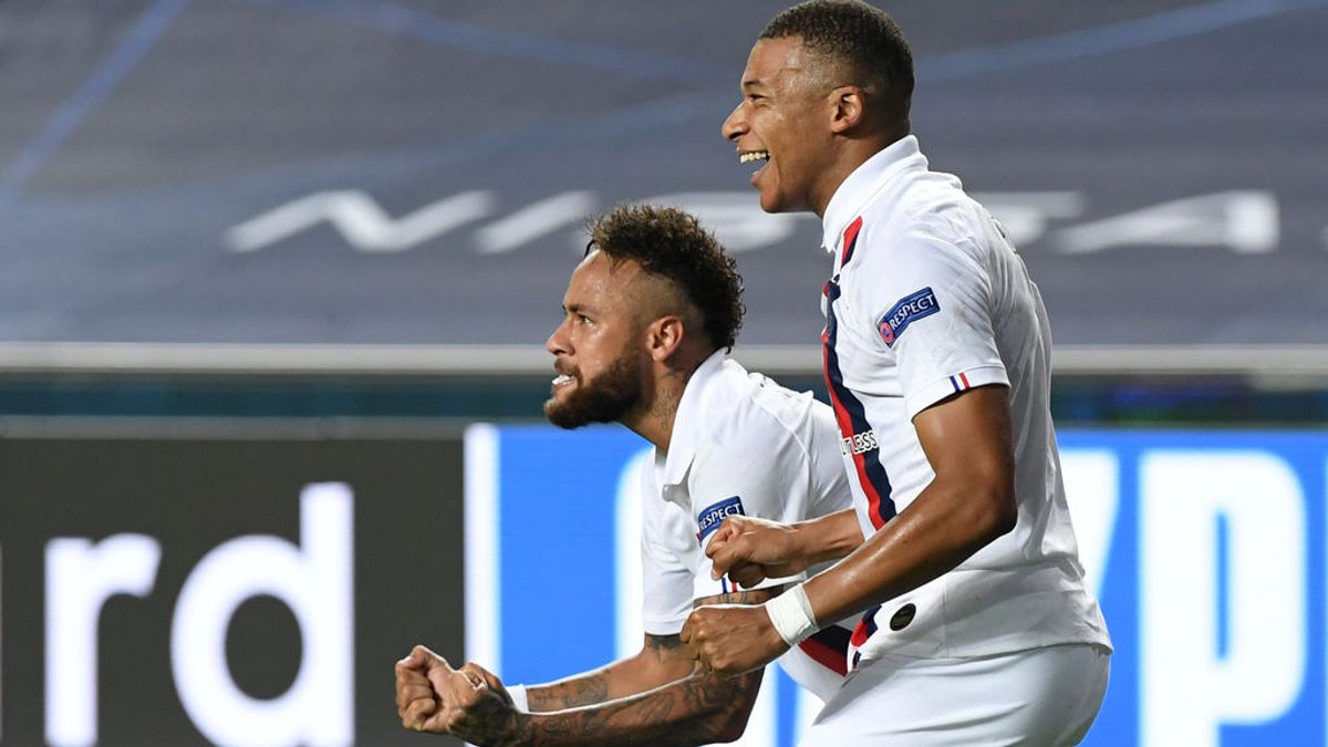 Neymar y Mbappé celebran la clasificación del PSG. Neymar y Mbappé celebran la clasificación del PSG.
