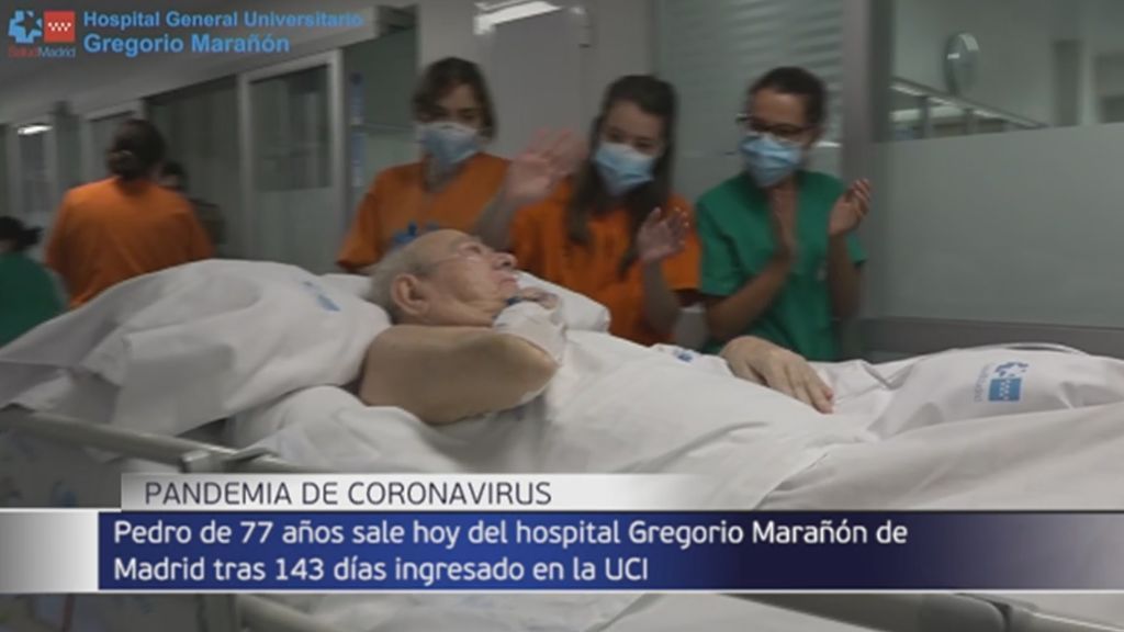 El paciente más tiempo ingresado en la UCI por coronavirus recibe el alta tras 143 días y pide "menos botellón"
